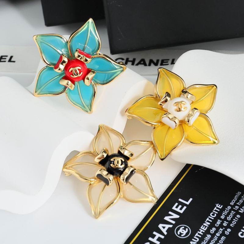 Chanel Brooch 09yxs22